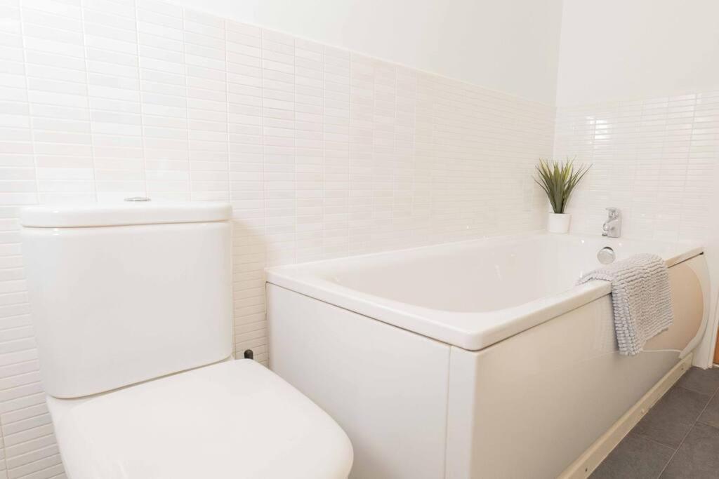 Beautiful 2 Bed In Central Birmingham: A Hidden Gem! ภายนอก รูปภาพ