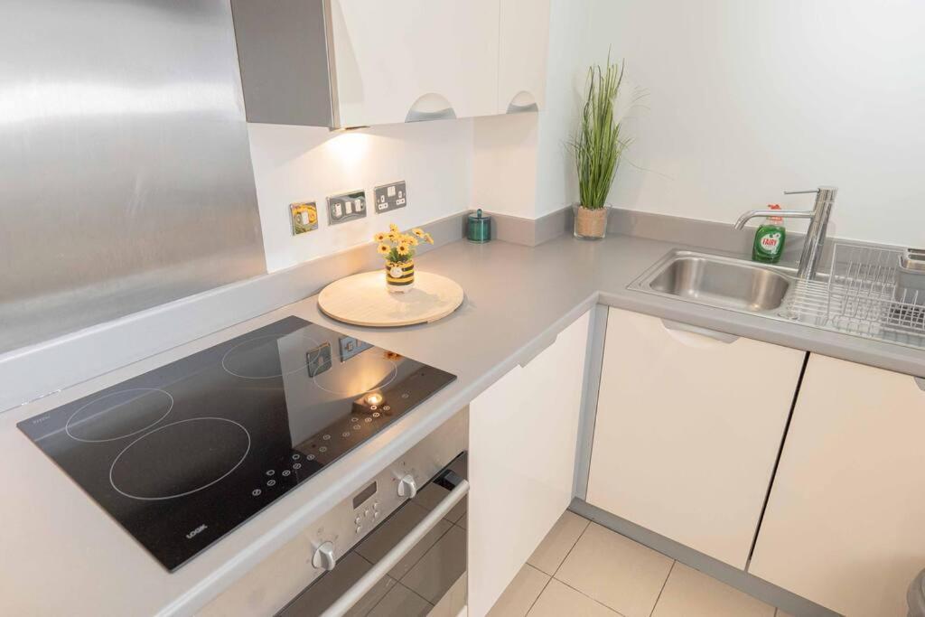 Beautiful 2 Bed In Central Birmingham: A Hidden Gem! ภายนอก รูปภาพ