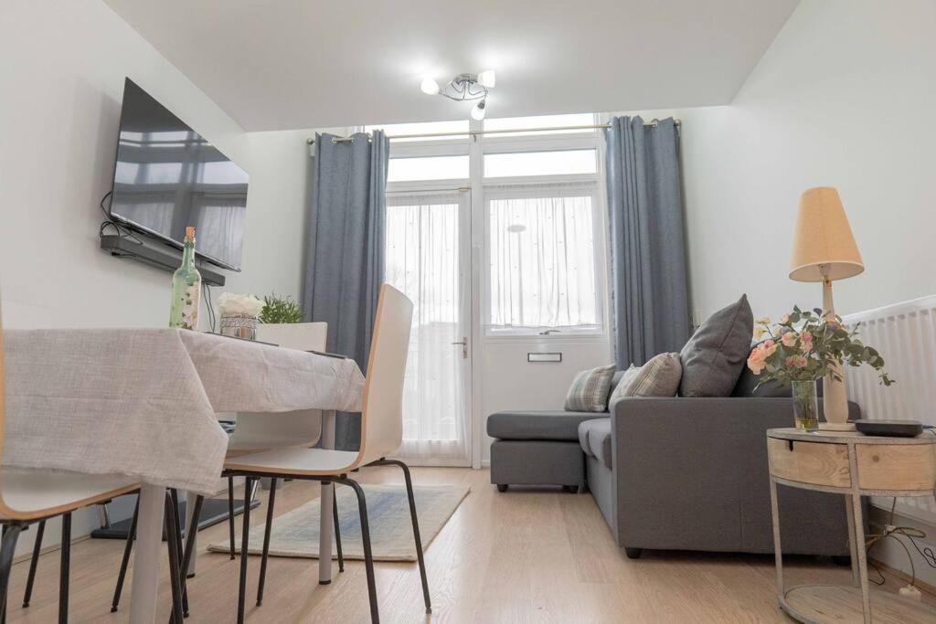 Beautiful 2 Bed In Central Birmingham: A Hidden Gem! ภายนอก รูปภาพ